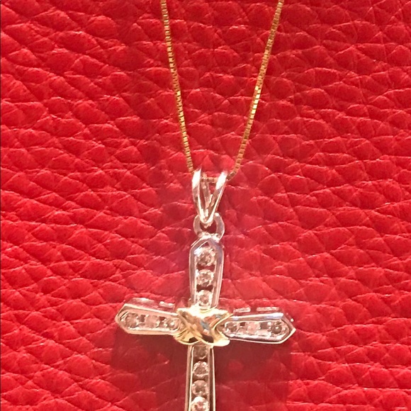 10Karat 2 Tone Diamond Cross w/ chain - Picture 3 of 5